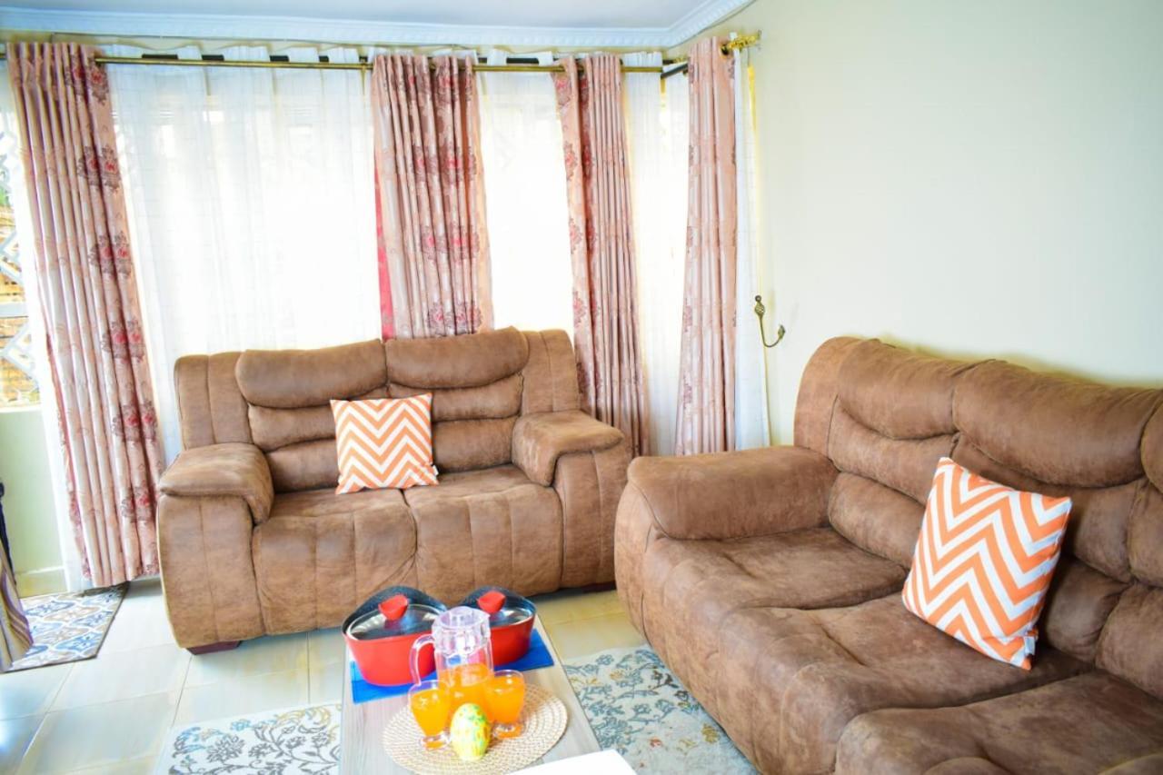 Cozy 2 Bedroom In A Family Home Nakuru Extérieur photo